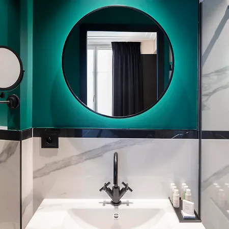 Parisianer Hotel 4*