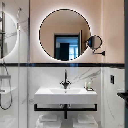 Parisianer Hotel 4*